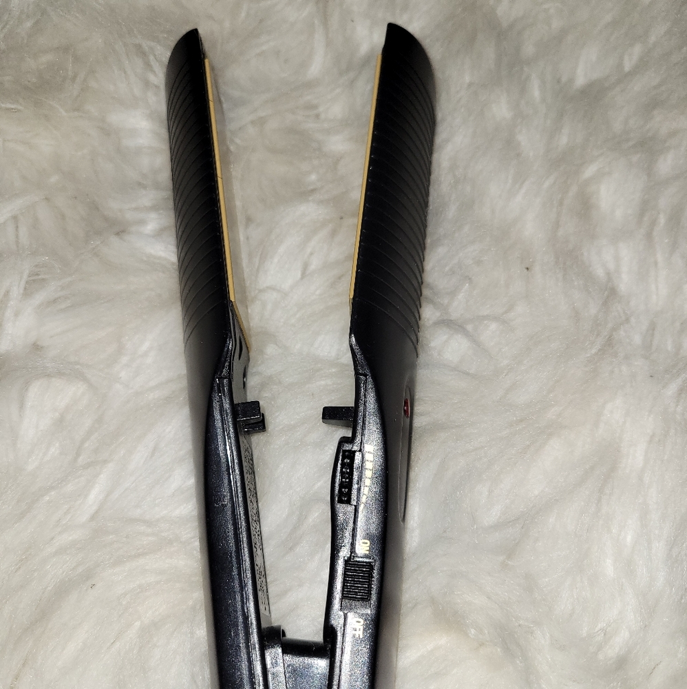 Revlon flat iron